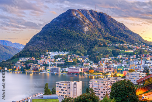 Fényképezés Lugano, Switzerland on the Lake at Dawn 4019