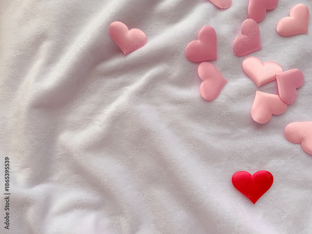 Fototapeta premium Pink hearts on a white background
