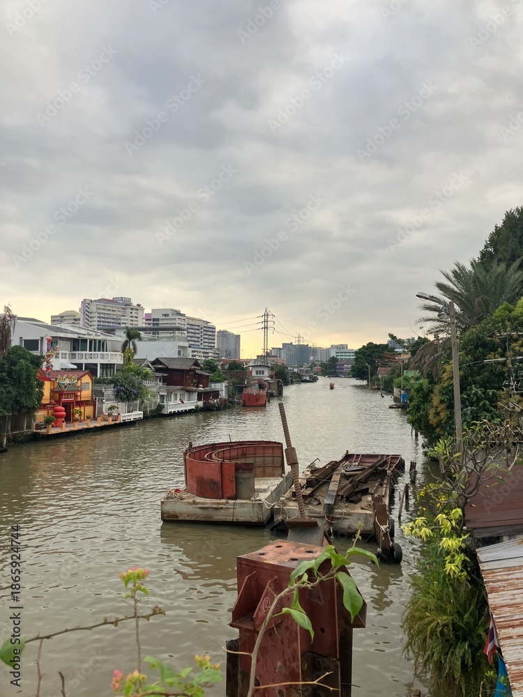 Obraz premium Boats on the river, Bangkok Urban Life