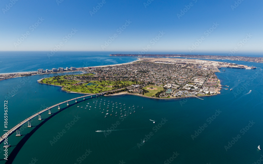 Obraz premium aerial view of coronado island in san diego bay california
