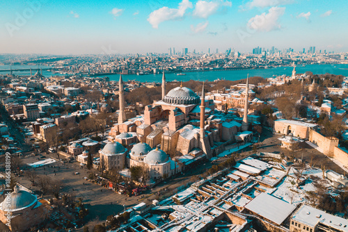 Cuadro en lienzo Hagia Sophia Mosque(Ayasofya Camii) in Istanbul taken by drone includes the sea, surrounding buildings and a panoramic city view taken by drone