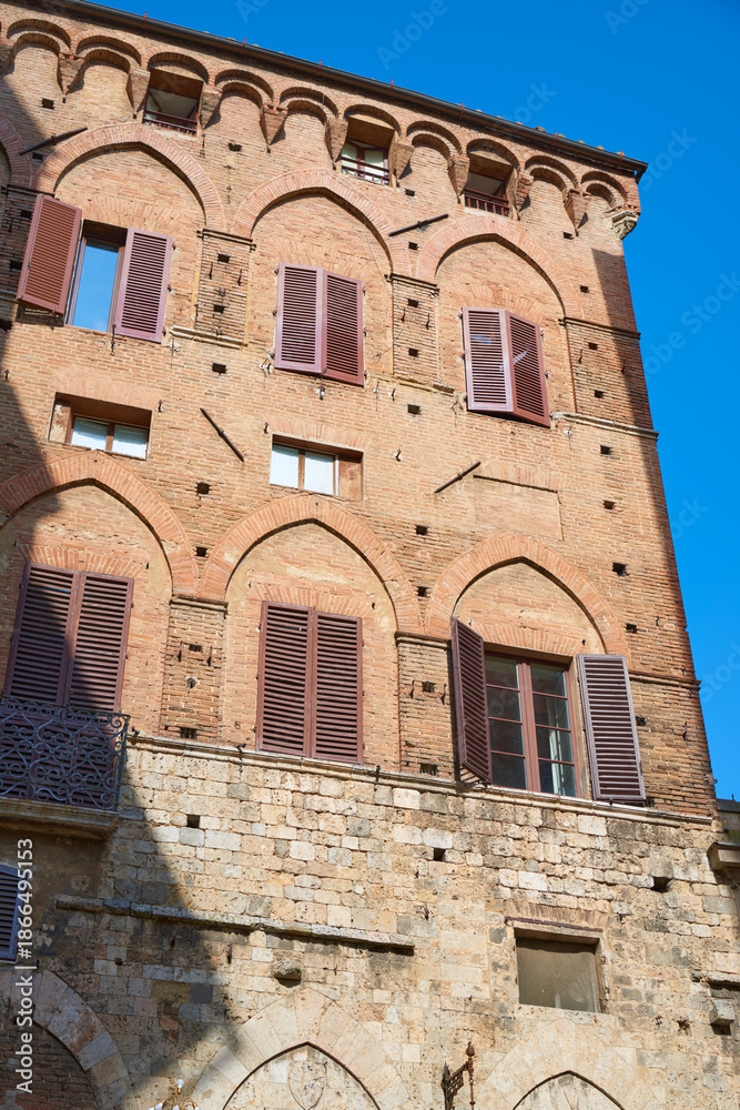 Naklejka premium Building facade in Siena, Tuscany, Italy.