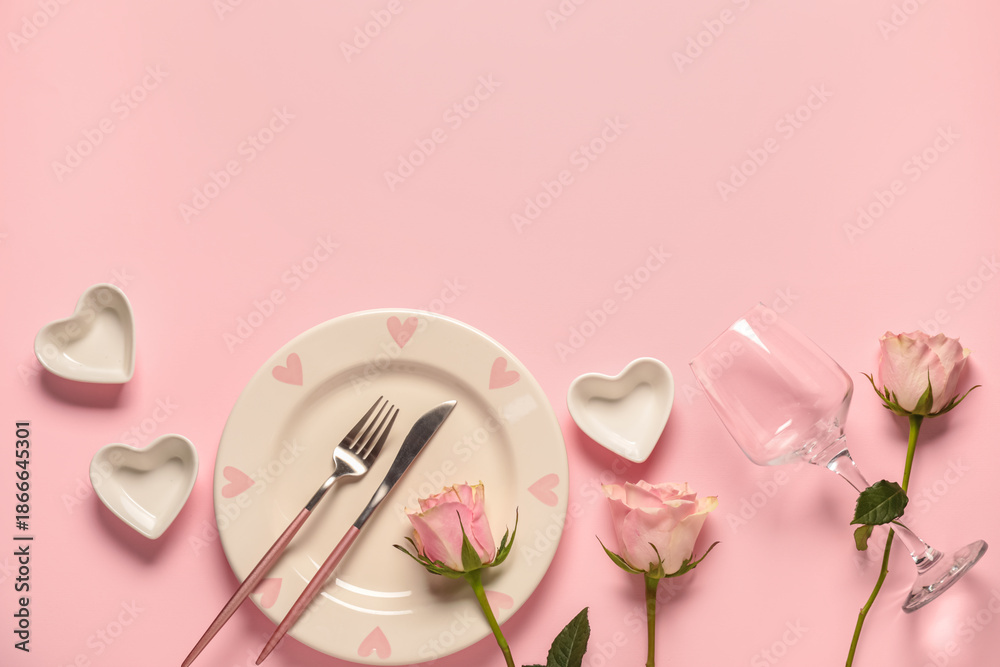 Obraz premium Beautiful table setting for Valentine's Day with rose flowers on pink background
