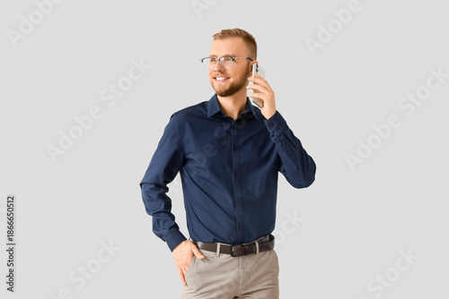 Handsome business consultan...