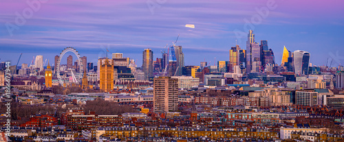 Obraz na plátne London skyline panoramic sunset with London Eye and City skyscrapers, UK