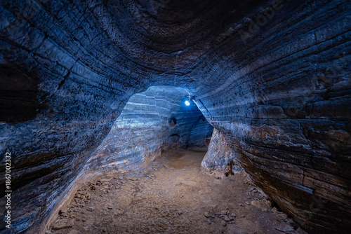 Foto The beautiful blue cave is a natural wonder in Mae Sot District, Tak Province, Thailand