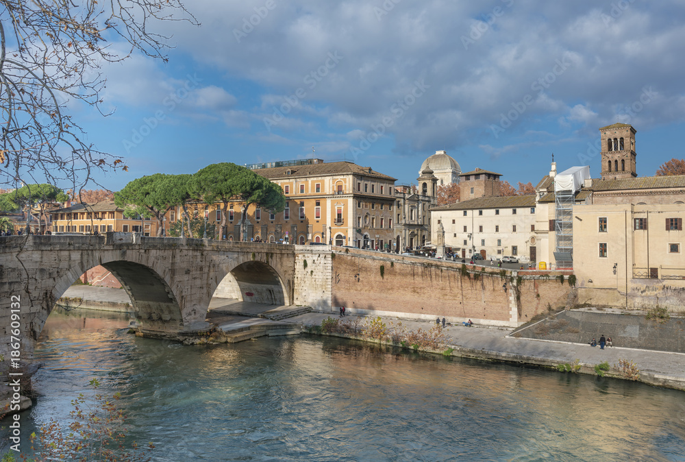 Obraz premium Winter Cityscape of The Tiber (Fiume Tevere) in Rome, Italy.