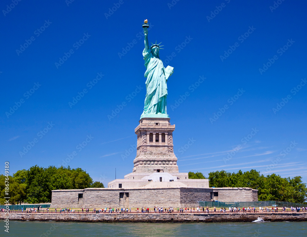 Fototapeta premium The iconic Statue of Liberty on Liberty Island in New York
