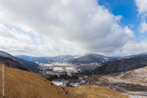 湯布院の上からの雪景色（大分県由布市湯布院）