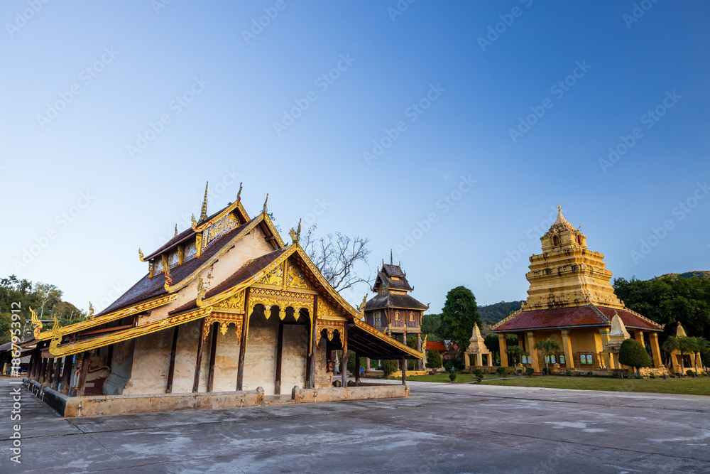 Obraz premium Picturesque of an ancient Buddhist temple at Wat Si Pho Chai.