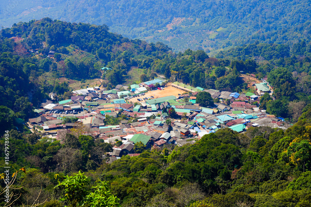 Obraz premium Aerial view of the Hmong Doi Pui Village nestled in the lush mountains of Chiang Mai in the Doi Suthep-Pui National Park of Northern Thailand