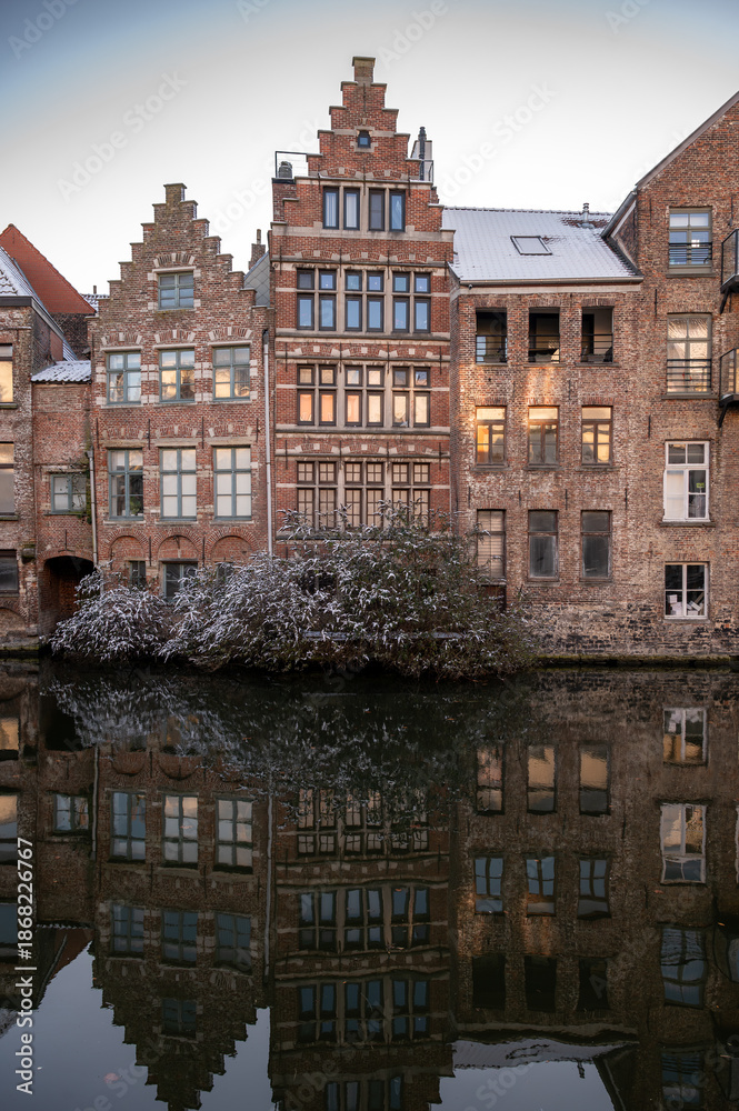 Obraz premium The outdoors in Ghent during the winter. 