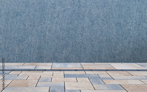 Blauer Raum mit Steinfliesen