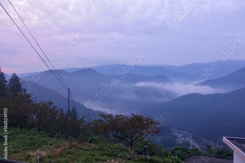 Tableau sur toile Misty mountain panorama with hillside viewpoint along the Shikoku Henro pilgrima