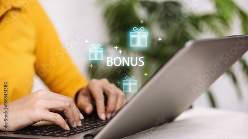 Bild auf Leinwand Bonus Reward Program and Customer Loyalty Concept with Gift Icons