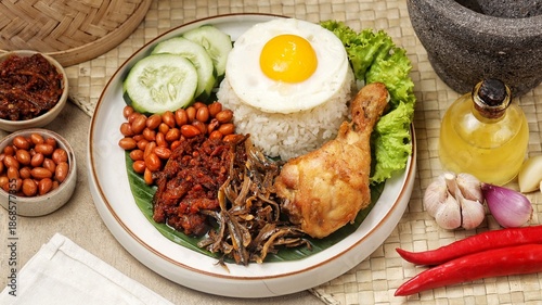 Fotografija Nasi lemak is a type of typical Malay food that is commonly found in Malaysia wh