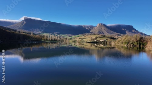 Time-lapse of the Foehn effect over Peña de Orduña from Maroño Reservoir, Basque Country