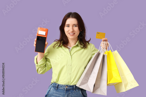 Young woman with payment te...