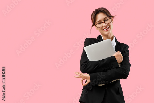 Beautiful young businesswom...