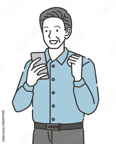 スマホを見て喜ぶ高齢男性