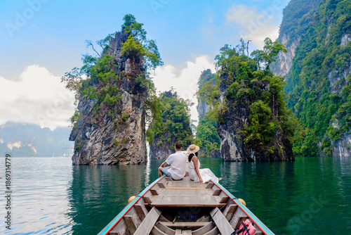Φωτογραφία Explore the serenity of Cheow Lan Lake in Khao Sok Thailand with breathtaking na