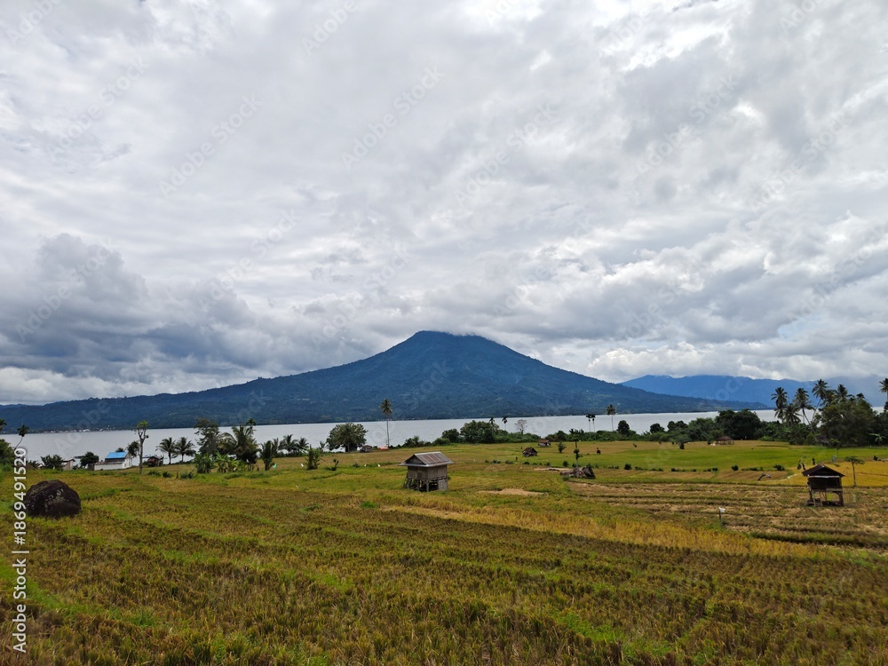 Fototapeta premium A Peaceful Afternoon at Lake Ranau, South Sumatra