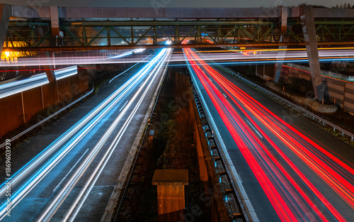 The Sonnborner Crossroads is a particularly complex traffic junction near Wuppertal-Vohwinkel. It is where the A46 motorway, Federal Highway 7, the Cologne-Hagen railway line, and the famous suspensio