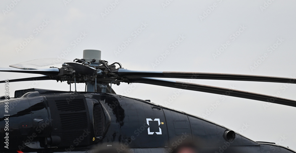 Obraz premium helicopter, military, aircraft, army, rotor, chopper, transport, aviation, air, flight, flying, transportation, war, fly, navy, rescue, sky, plane, propeller, sikorsky, pilot, blade, airplane