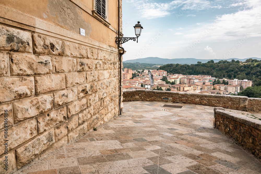 Obraz premium Via del Castello - a view of Colle di Val d'Elsa, province of Siena, Tuscany, Italy