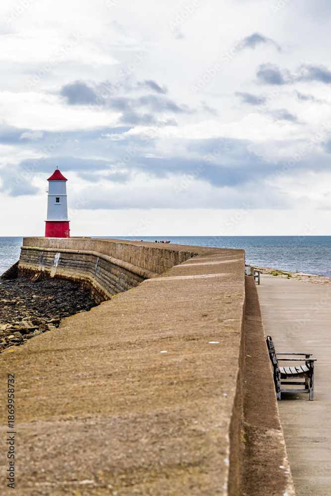 Fototapeta premium Berwick Pier and Lighthouse, Berwick-upon-Tweed, England