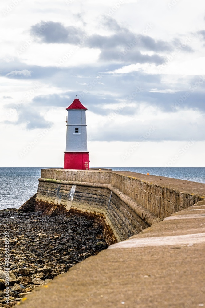 Fototapeta premium Berwick Pier and Lighthouse, Berwick-upon-Tweed, England