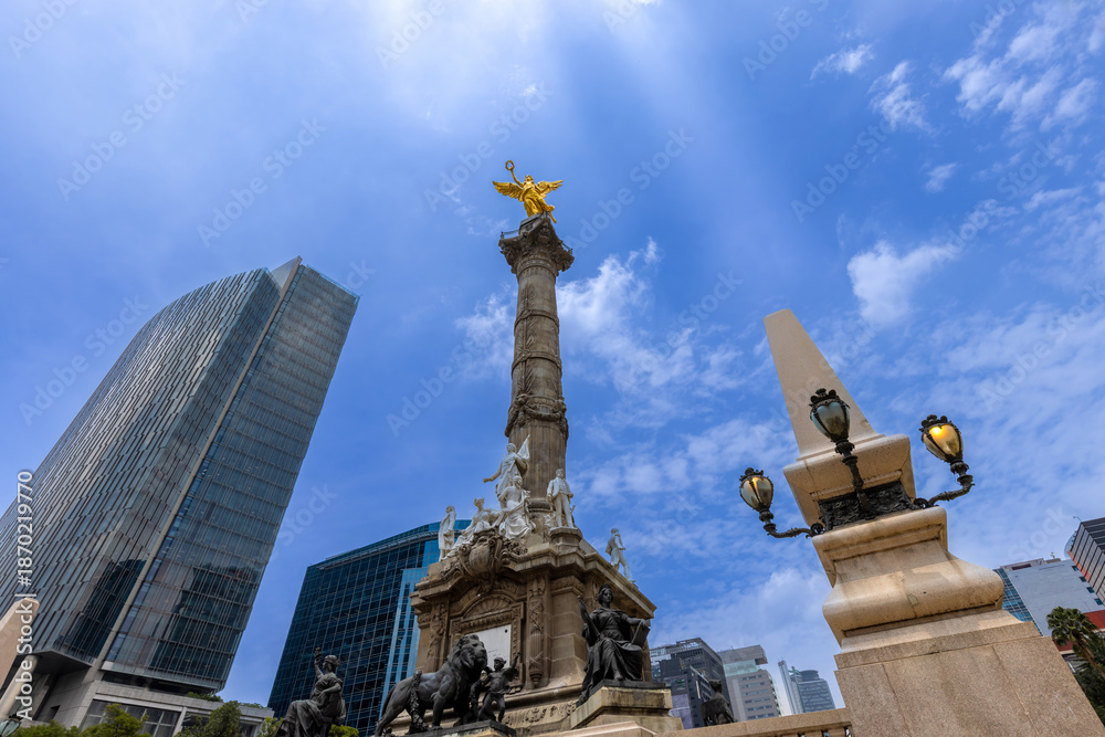 Fototapeta premium Mexico City tourist attraction Angel of Independence column near financial center and El Zocalo.