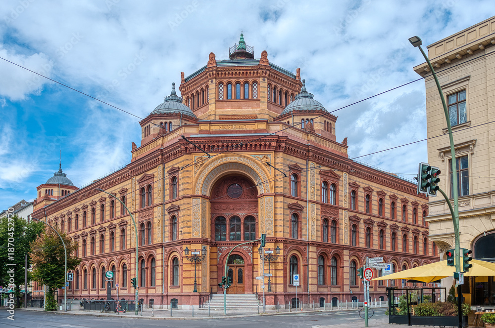 Fototapeta premium Berlin is the capital of Germany and one of its sixteen federal states. It is located in northeastern Germany. (post office)