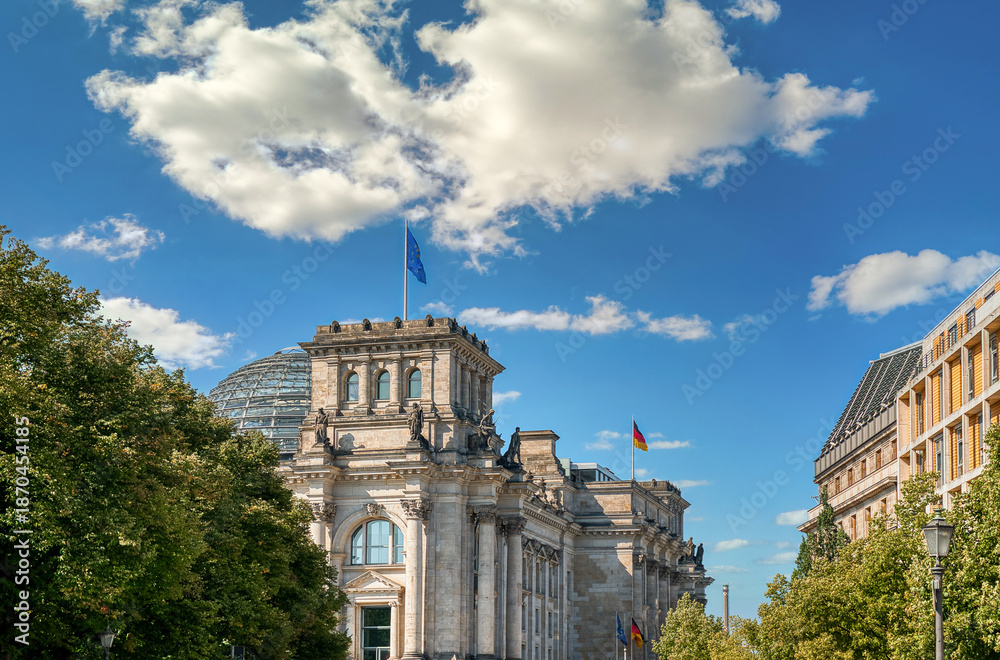 Obraz premium Berlin is the capital of Germany and one of its sixteen federal states. It is located in northeastern Germany.