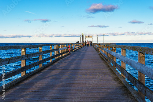 Seebrücke an der Küste der Ostsee in Heiligendamm