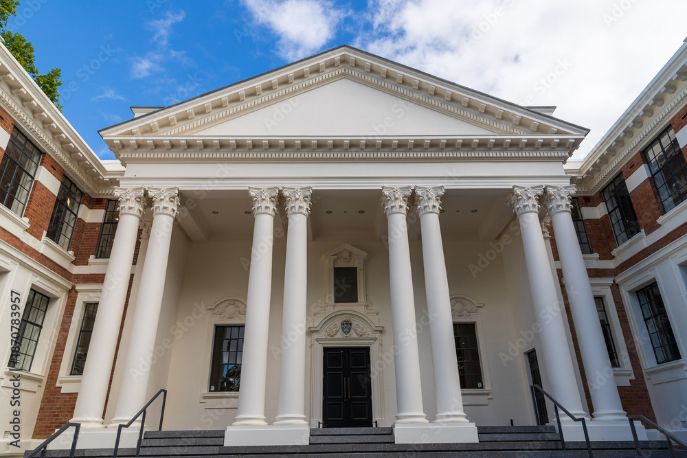 Fototapeta premium Neoclassical Facade of Auckland Art Gallery Toi o Tāmaki, New Zealand 