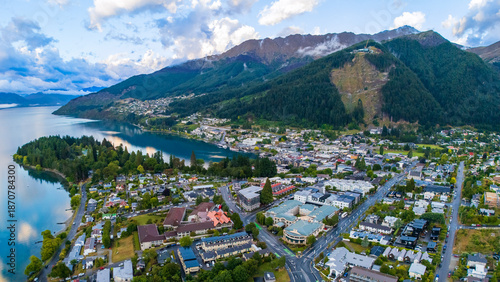 Quadro su tela Queenstown and Lake Wakatipu Scenic Views, New Zealand