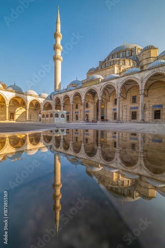 Canvas Print istanbul suleymaniye mosque and tomb of sultan suleiman and his wife