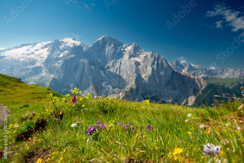 Fotografie Viel del Pan trail in the Dolomites, Italy