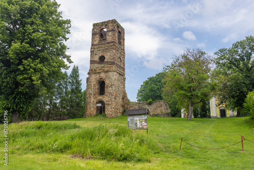 Fényképezés Ruin tower Greek Catholic Monastery Krasny Brod Slovakia