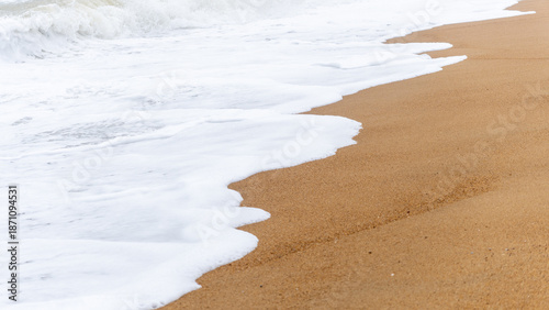 Powerful Ocean Waves Crashing
