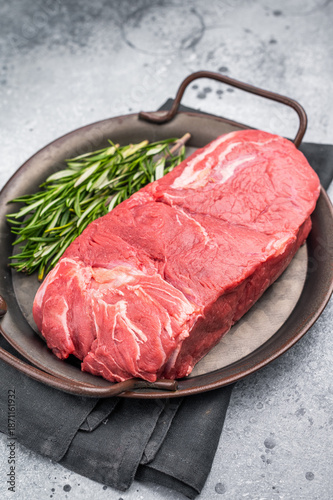 Obraz na plátně Freshly cut horse meat pieces arranged artfully, showcasing their tender texture and deep red hue, perfect for gourmet recipes
