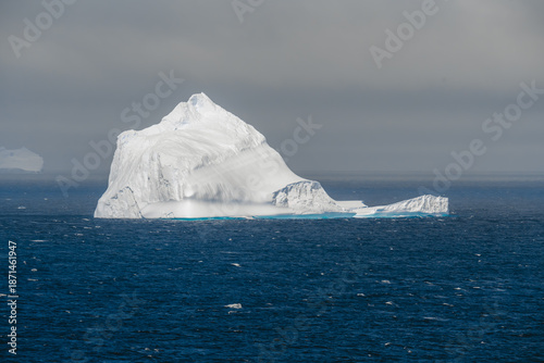 Tablou pe pânză Massive Iceberg in Antarctica Admiralty Bay