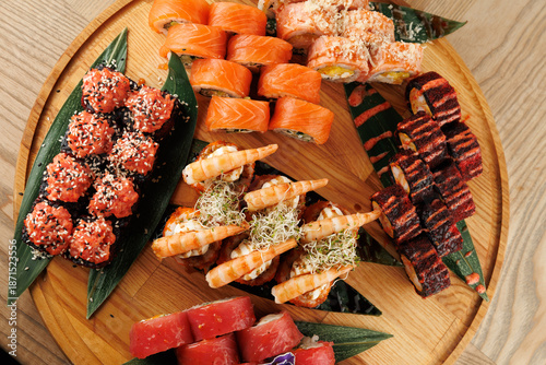 Konstfotografi Explore a variety of sushi dishes from different styles and flavors beautifully