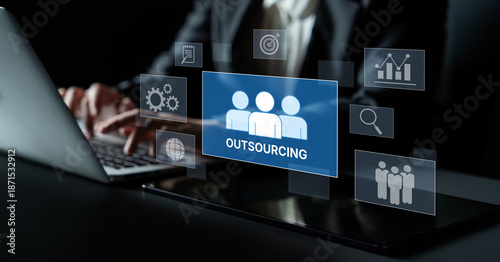 Obraz na plátně Outsourcing concept showing collaboration, delegation, global workforce, product