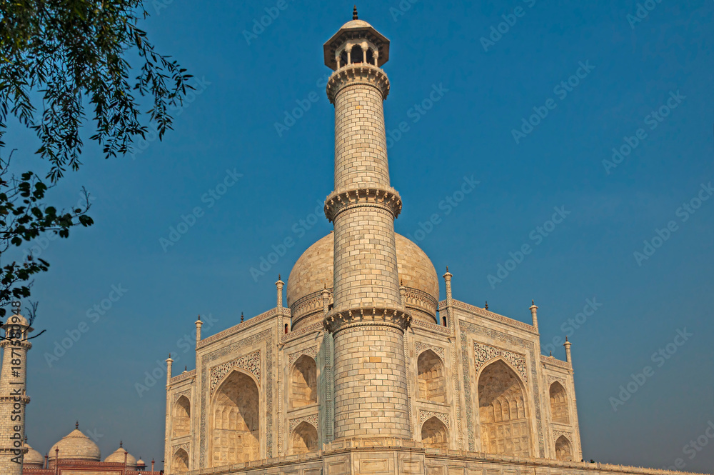 Obraz premium Taj Mahal, an ivory-white marble mausoleum , an ivory-white marble mausoleum