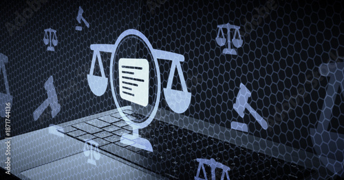 Foto Concepto de contratos digitales y documentos legales en línea, balanza de justic