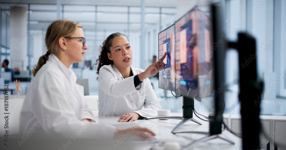 Naklejka premium Dermatoscope Screening For Melanoma Treatments: Woman Using Computer Monitor