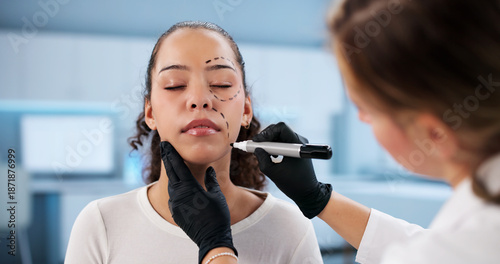 Foto Expert Cosmetic Doctor Performing Aesthetic Surgery Treatment