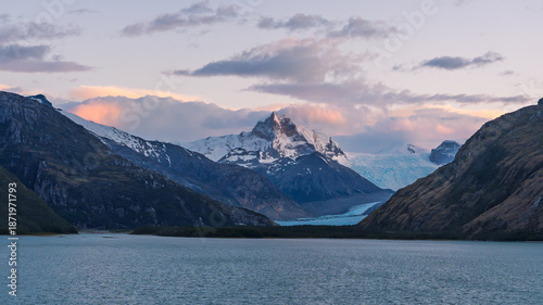 Fotografie Strait of Magellan Sunset with Mountain and Glaciers View From Ship